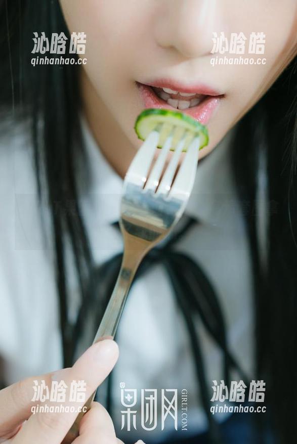GIRLT果团网 - 裴希西学姐，高清套图拿捏了我的心。