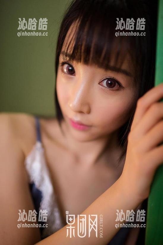 GIRLT果团网-龚玥菲 GIRLT果团网 - 说实话,龚玥菲的纯白写真,我只是想把它放在墙上,慢慢品味。