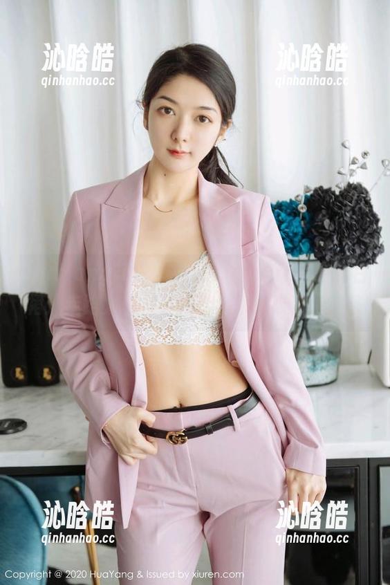 HuaYang花漾-果儿Victoria HuaYang花漾 - 果儿Victoria的定制白裙:走路太快,裙摆飞起来能吸引小鸟!