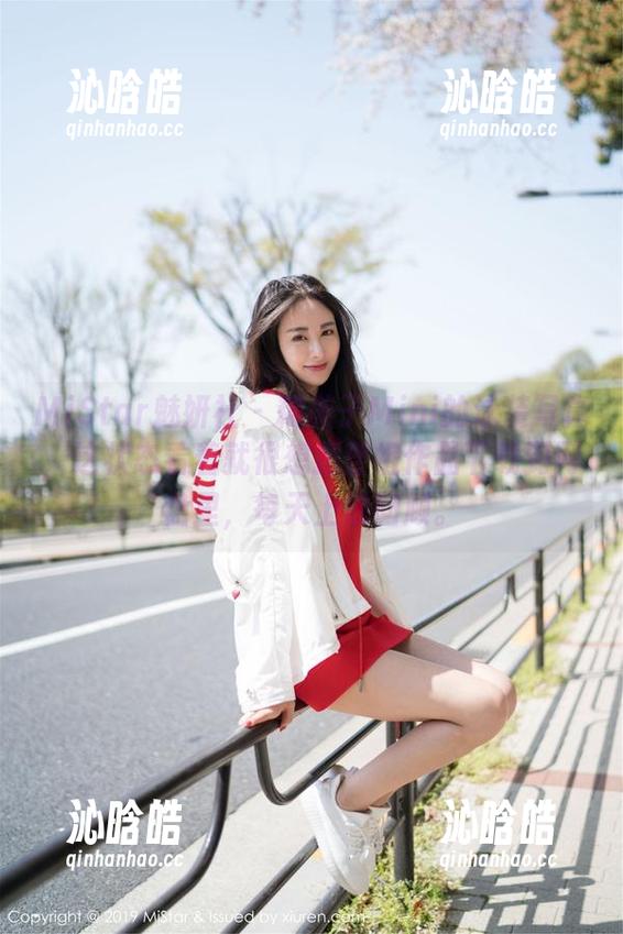 MiStar魅妍社 - 糯美子Mini的泳装写真，这状态看着就很想把整组作品下载到网盘里，每天上线回顾。