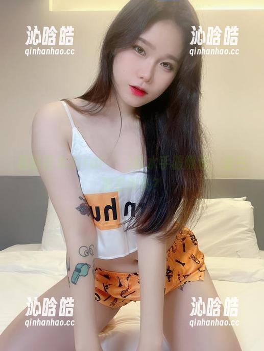 最新图集Sira(시라)的水手服隧道，谁在那里探头？