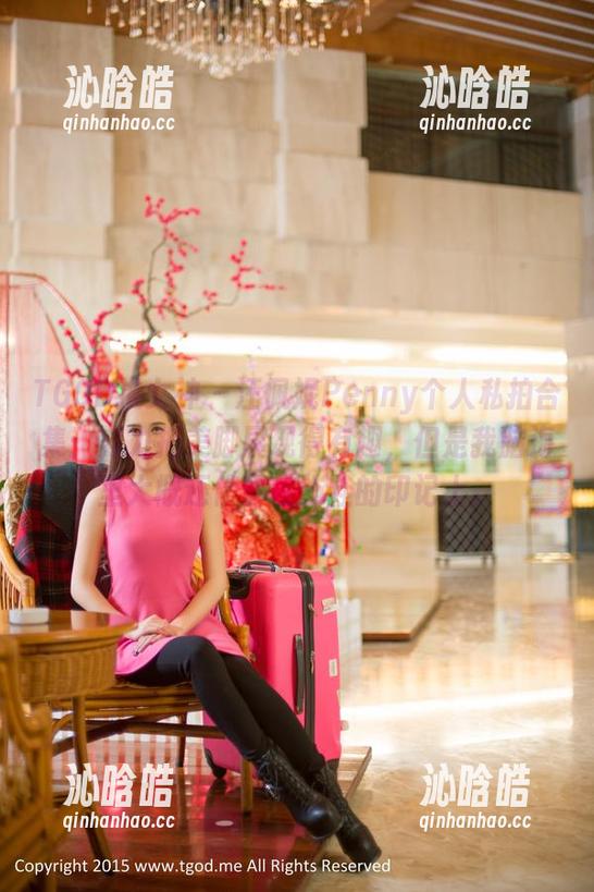 TGOD推女神 - 汪佩妮Penny个人私拍合集：努力把美脚展现得有趣，但是我脑海里大概还停留在拖鞋的印记上。