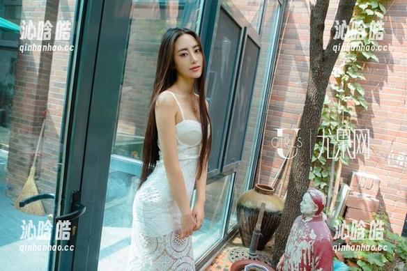 UGirls尤果网 - 何嘉颖的校园全套，确保下载后不会后悔的那种