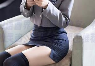 XIAOYU语画界 - 徐莉芝教室:在书本堆里找灵魂,高解像力原图推荐!