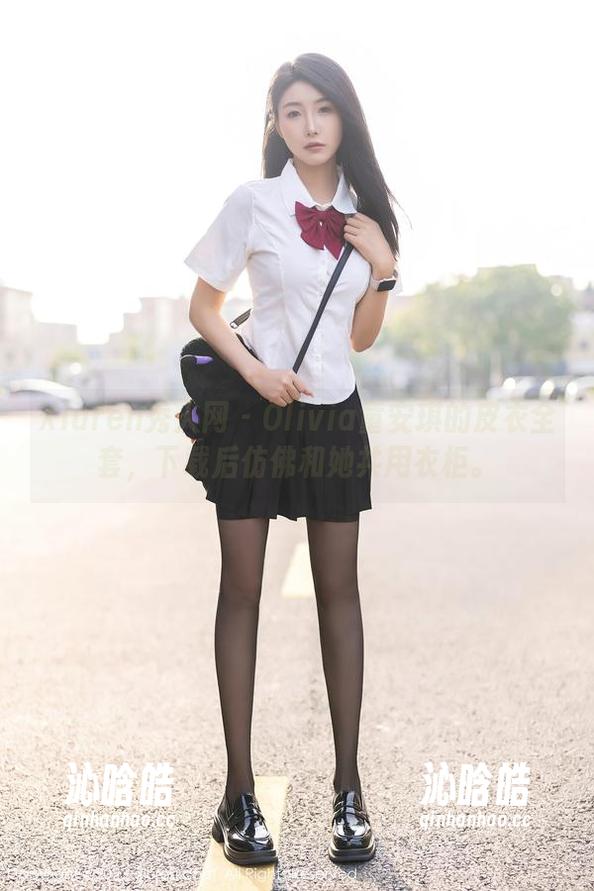 Xiuren秀人网 - Olivia童安琪的皮衣全套，下载后仿佛和她共用衣柜。