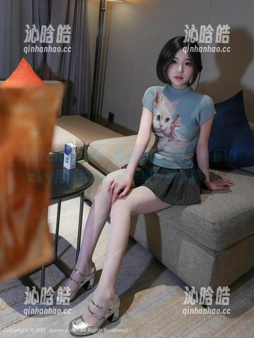 Xiuren秀人网 - 黑白套图分享，可乐Vicky用简约风把每个细节都俘获了！
