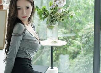 Xiuren秀人网 - 舞动美女吃白菜的vi菜菜，长腿与美图的浪潮！