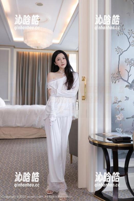Xiuren秀人网 - 林文文的夏日美图：我敢打赌你会想把她的衣服收起来！图集来看一看