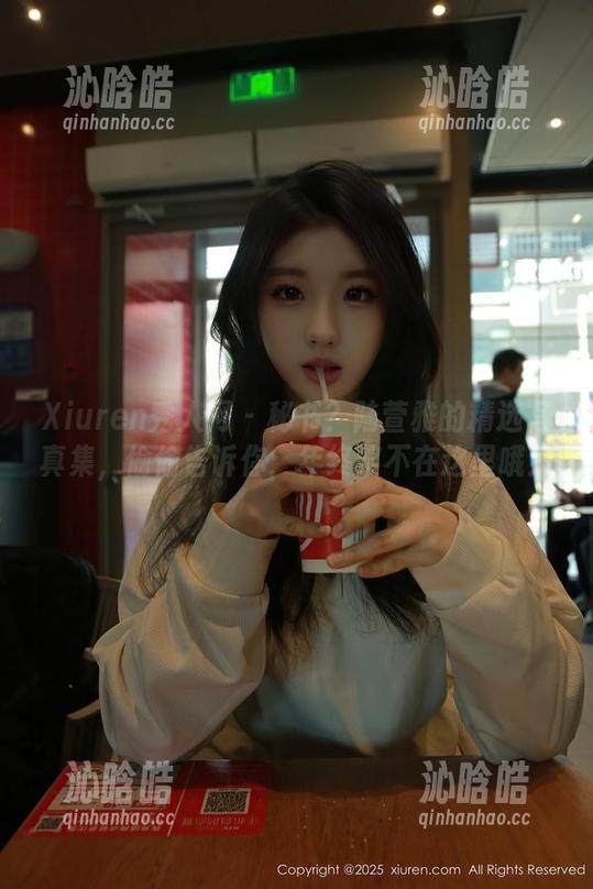 Xiuren秀人网-陆萱雅 Xiuren秀人网 - 秘书?陆萱雅的精选写真集,偷偷告诉你:年终奖不在这里哦!