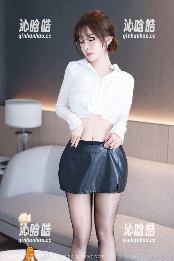 YouMi尤蜜荟 - 姝姝妹妹的分享：她的职业装图集让我恍惚间重回办公桌前。