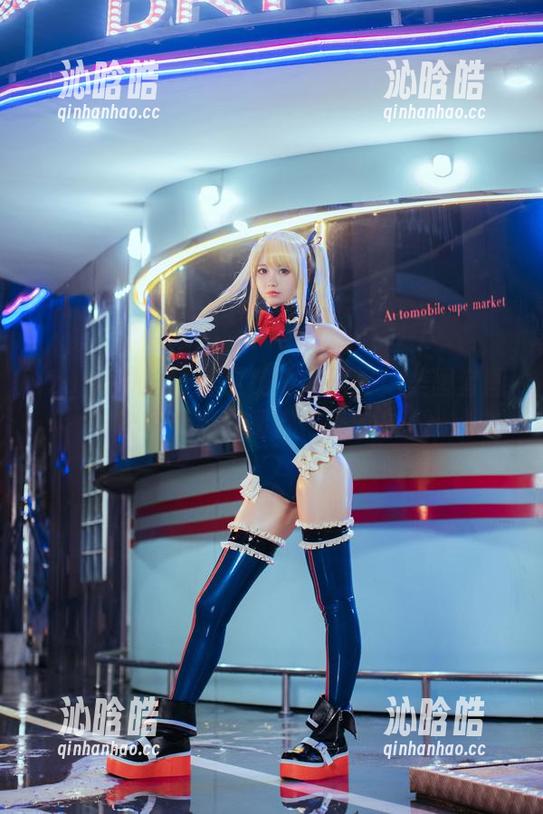 izumi泉桃子其实是个红裙控！美图套图让你看得眼睛都忙不过来！