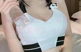 miko酱ww的裸足作品，总有一种让人注视后面没说完的冲动，qùlùxiaqízì