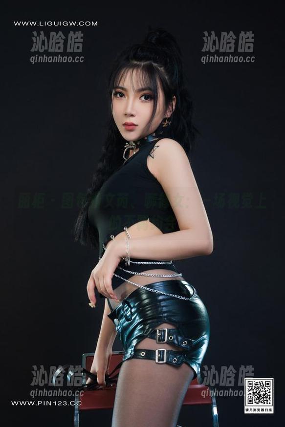 丽柜 - 图包看文芮、聊修女：一场视觉上的不羁约会