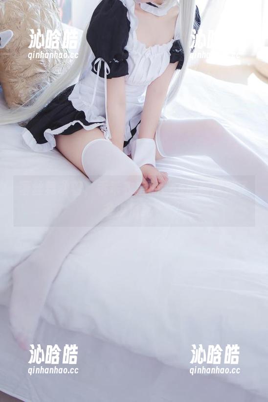 蕾丝舞动着，乖乖衣宝的cos原图潜藏了多少情绪？