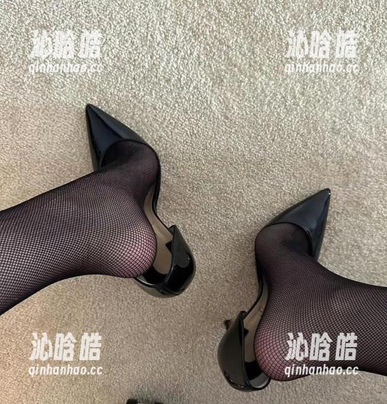 保守的二舅妈 微密圈 - 保守的二舅妈又来了!这次的最新图片让人眼前一亮----库里油亮丝太抢镜!