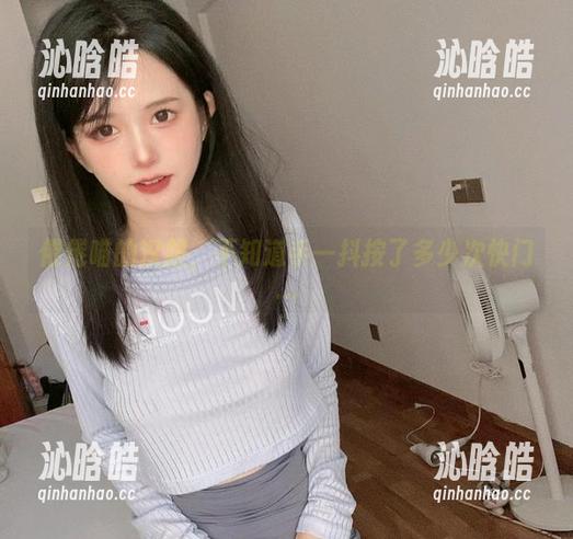 倦倦喵的汉服，不知道手一抖按了多少次快门…