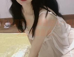 倦倦喵的礼服写真,带我进入一场没有尽头的资源遐想。