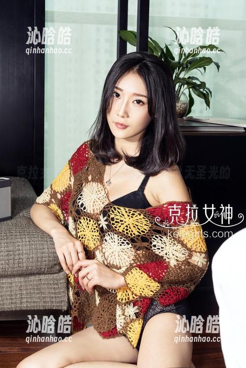 克拉女神 - 短裙控依娜丝，这份无圣光的气质太迷人了吧？