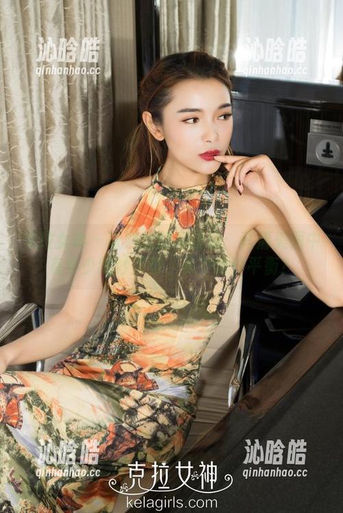 克拉女神 - 依娜丝的高跟鞋：高清美图中有多少绝妙姿势，多少意外平衡？