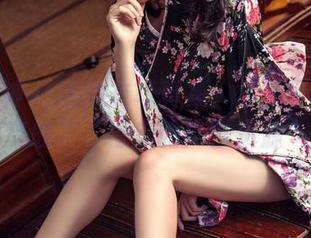 头条女神 - 连体衣写真集：小晴子把自己变成了“行走的广告资源”