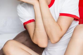 头条女神 - 杨漫妮最新写真集：让纯白的不一样