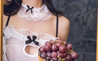 头条女神 - 是白色的温柔？莫小希的高清图片让你抓人小心心！