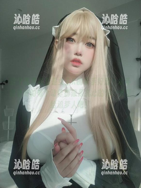 这个图集绝对是女主K的拿手好戏，水手服妹妹的每个动作都像是扎心的诗，分享给追梦人吧！
