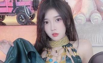 小小奶瓶儿的珍珠人鱼图册,这种优雅居然可以用画面来表达,太有意思了!