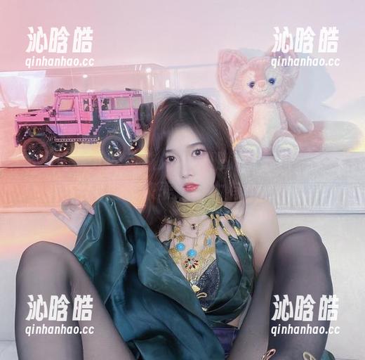 小小奶瓶儿 小小奶瓶儿的珍珠人鱼图册,这种优雅居然可以用画面来表达,太有意思了!