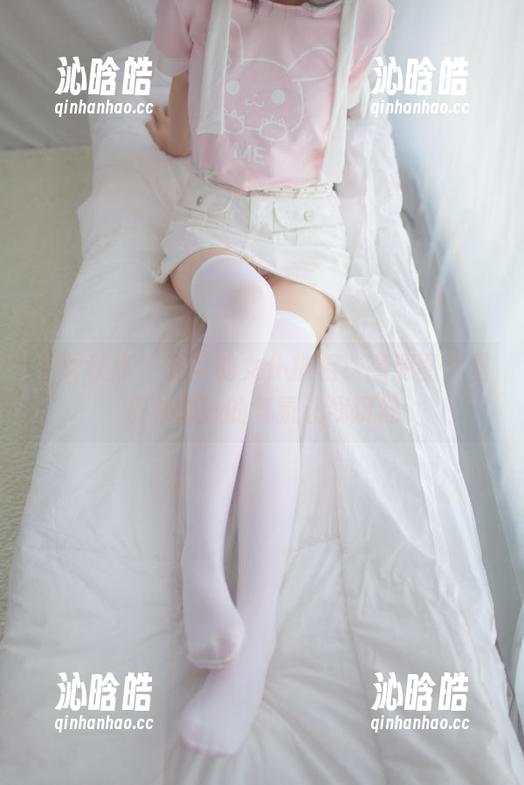 少女秩序 - 鹿可的女仆扮相，高清图片里那种微妙的气氛让我沉迷