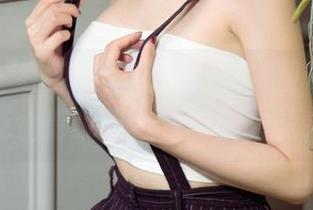 尤果网 - 在何曼丽的网袜定制图集里,不想说也得说出点暧昧的火花来~