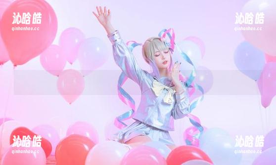 尤猫醒醒ovo的写真图包，足下生风，谁能静得下心呢？