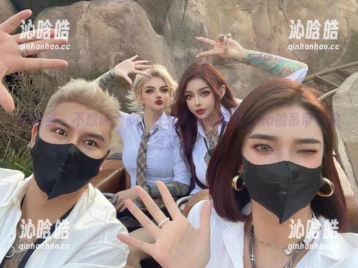 微密圈 - 不想说太多，只想沉浸在希希Gina的吊带私房写真里。