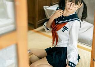她向我走来,那是幼水铃衣!赶紧来拿免费图包,夏日少女心爆棚!