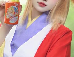 这些图片里的戚顾儿,太意外了,肉丝和身姿的搭配太奇妙。
