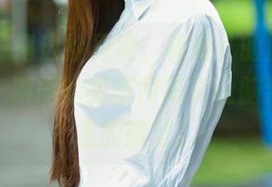 推女郎 - 海边捡贝壳，林清儿的原图全套，像是一瞬间的甜蜜同时又让脑海里像负重的撒旦。