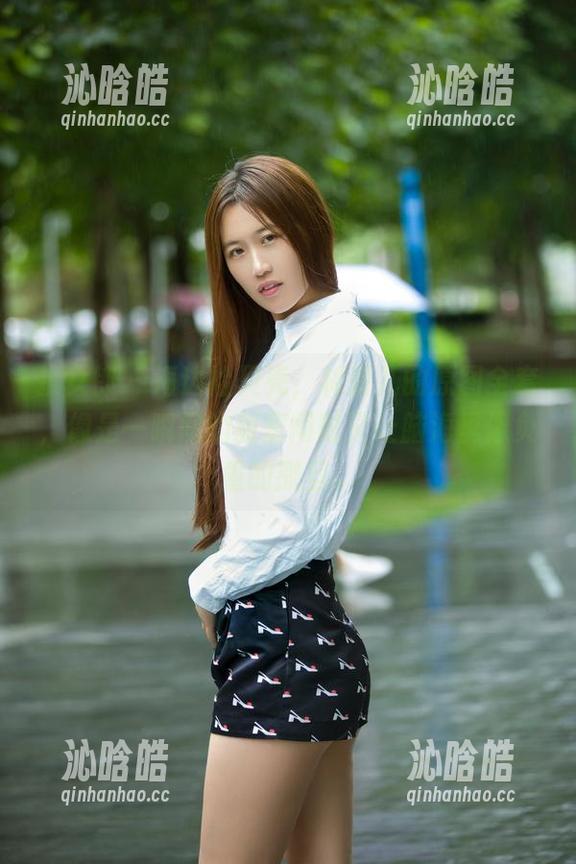 推女郎 - 海边捡贝壳，林清儿的原图全套，像是一瞬间的甜蜜同时又让脑海里像负重的撒旦。