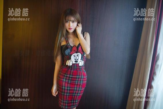 推女郎 - 赵惟依最新大片！泳池里的轻松氛围让人眨眼不定