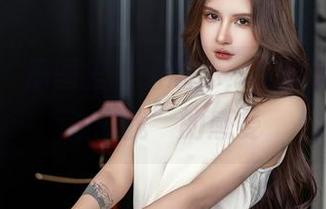 星颜社 - 原图里的潘思沁，礼服有种“请注意我”的感受