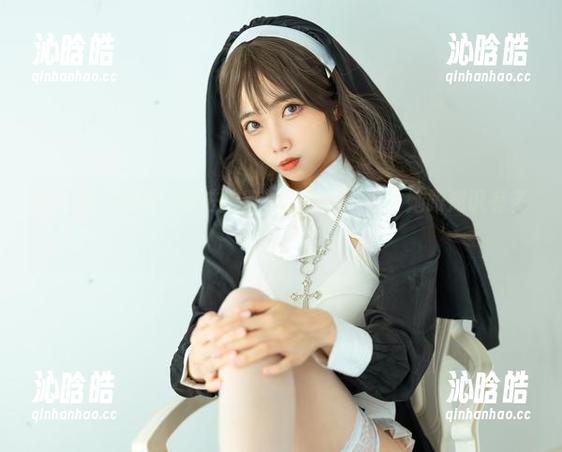 把“杏仁曲奇”带进教室，原图和写真中她跟知识有多“亲密”？