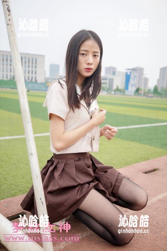 梦丝女神 - 就想跟璇璇学习，私拍长筒袜怎么撑起整个图包吧