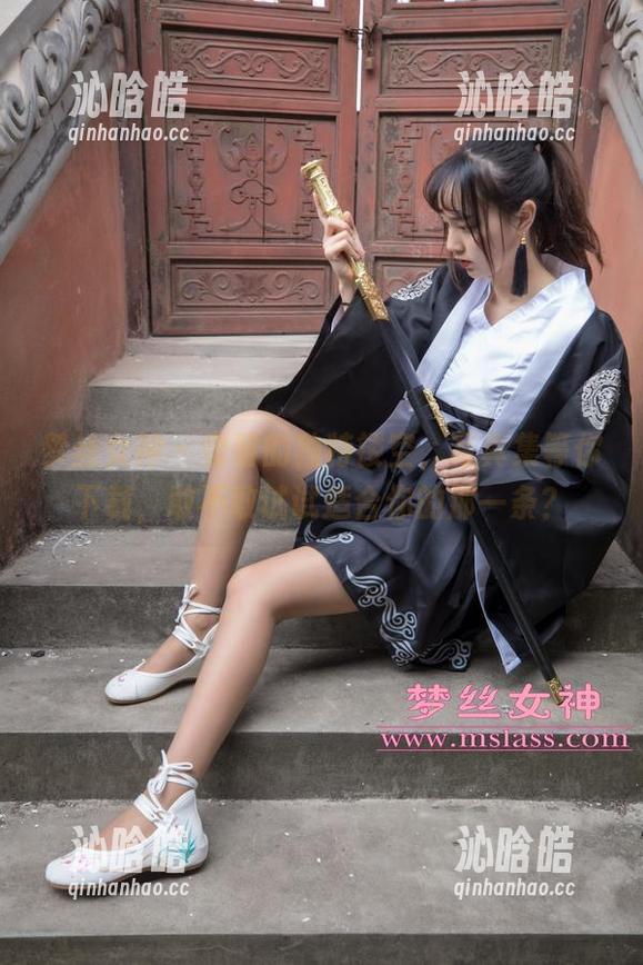 梦丝女神 - 雪馨的独特镂空，写真集等你下载，敢不敢试试适合你的那一条？