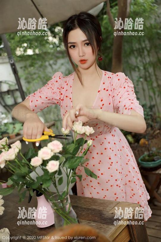 模范学院-揉揉肉肉 模范学院 - 揉揉肉肉的全套体操服,下载的时候有没有后悔过?