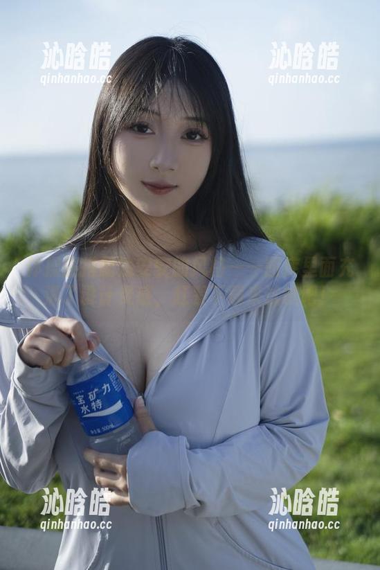 体操服搭配浅安安的风格——图库里面充满了设计灵感，赶紧下载来试试吧！