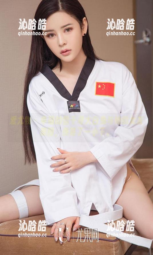 爱尤物-雪千寻大白兔 爱尤物 - 幸福的雪千寻大白兔与她的女友美图,羡慕了一小下。