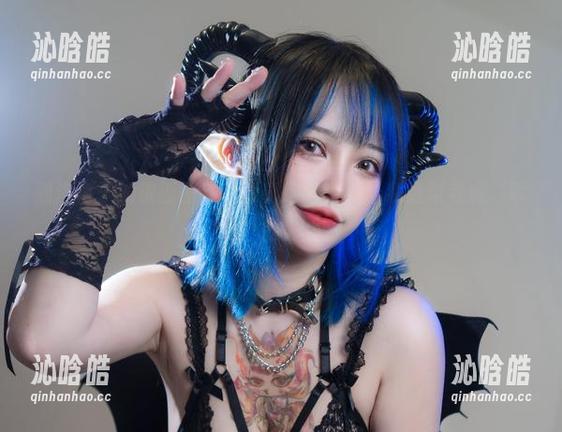 狐洛洛子的银狐图包，分享这种束缚让我重新考虑‘乖乖’的人生。