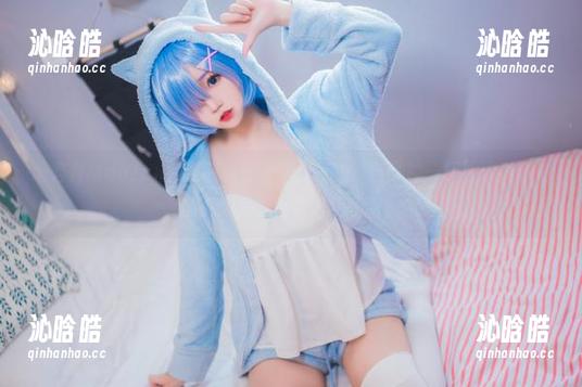 猫君君MaoJun的夏日写真看得我直想给自己冲一杯冰淇淋，好的资源太能引发思绪了吧。