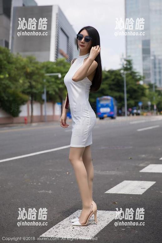 秀人网 - 在Zoe柚柚的圣诞合集里，无圣光是为了更贴近自然？反正我觉得比雪还美！