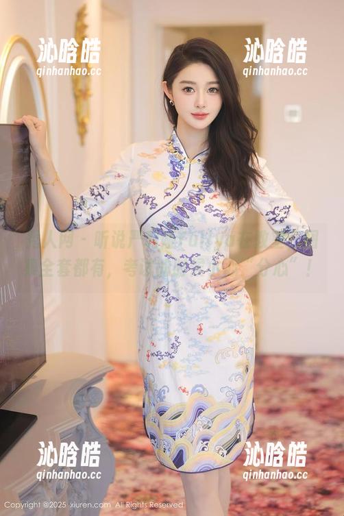 秀人网 - 听说严利娅Yuliya在教室，图集全套都有，考试的时候小心“分心”！