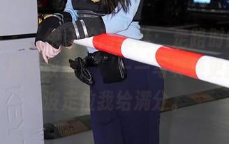 秀人网 - “伊诺的高跟鞋：走路时的摇曳仿佛在挥手致意！”——写真集更新，这波走位我给满分。